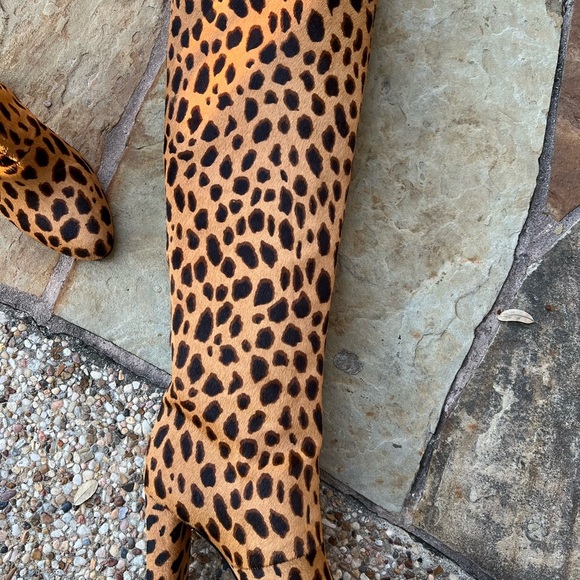 NWOB Antonio Melani Leopard Print Knee-High Pull-On Boots US7.5. Never worn. - Picture 3 of 4
